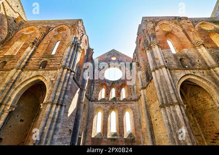 L'abbazia senza tetto di San Galgano. Siena Toscana Italia Foto Stock