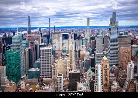 L'epica vista dello skyline della parte alta di New York, la città più grande degli Stati Uniti Foto Stock