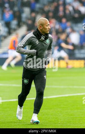 Daizen Maeda, calciatore giapponese, attualmente in gioco per il Celtic FC di Glasgow, durante una sessione di allenamento e riscaldamento ad Hampden Park, Glasgow, Scot Foto Stock