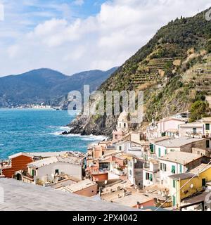 Vista panoramica del villaggio di Vernazza situato nelle cinque Terre, Italia Foto Stock