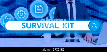 Visualizzazione concettuale Survival Kit, foto concettuale di emergenza raccolta di articoli per aiutare qualcuno Foto Stock