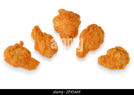 Vista dall'alto di bacchette di pollo surgelate e semilavorate pronte per la frittura profonda Foto Stock