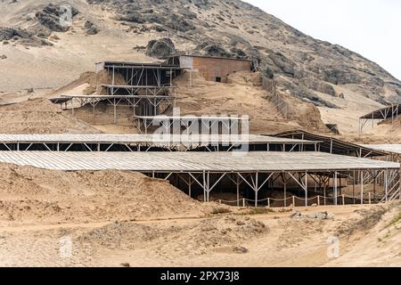 Huaca de la Luna sito archeologico in Perù vicino Trujillo. Foto Stock