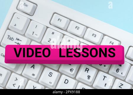 Firma di scrittura a mano Video Lezioni, Foto concettuale materiale didattico online per un argomento visualizzazione e apprendimento Foto Stock