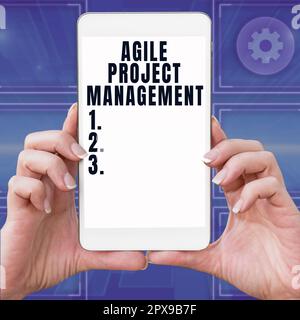 Visualizzazione concettuale Agile Project Management, Panoramica aziendale metodologia di gestione dalla tecnologia tradizionale a quella moderna Foto Stock