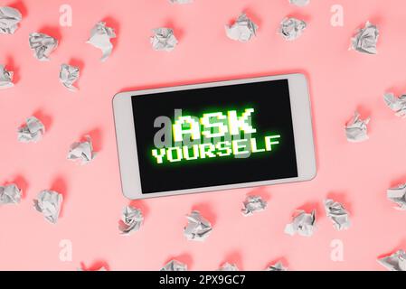 Didascalia di testo Presentazione Chiedi a te stesso, vetrina aziendale pensare il significato futuro e lo scopo degli obiettivi di vita Foto Stock