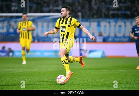 Bundesliga, Vonovia Ruhrstadion Bochum: VFL Bochum vs Borussia Dortmund; Raphael Guerreiro (BVB) Foto Stock