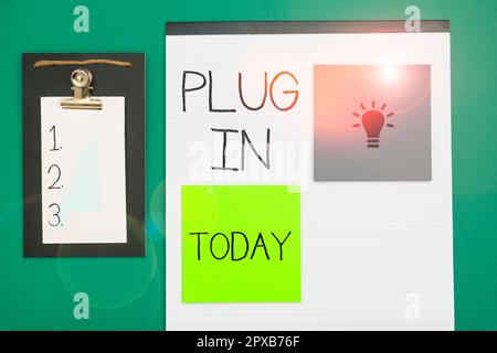 Cartello con indicazione Plug-in, concetto aziendale mettere il dispositivo in elettricità per accenderlo Power IT Connecting Foto Stock