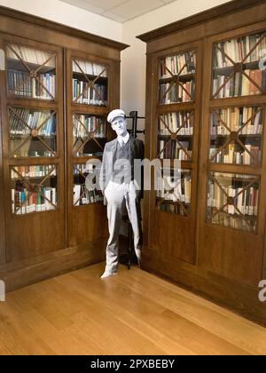 Una figura ritagliata di James Joyce nel Museo James Joyce di Trieste Foto Stock