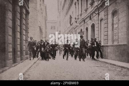 Prima guerra mondiale Le conseguenze dei tragici eventi di Sarajevo. 1914 bande tumultuose di croati vagano per le strade. Foto Stock