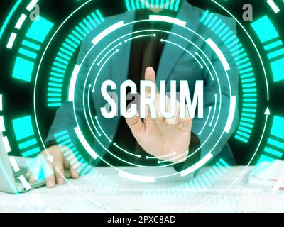Visualizzazione concettuale Scrum, Word scritto a mano come distinto da caratteri scritti a stampa di gioco Foto Stock