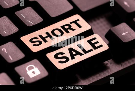 Scrittura che visualizza il testo Short sale, Word for Home che è offerto ad un prezzo che è inferiore all'importo dovuto Foto Stock