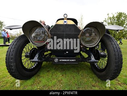 Rari gioielli automobilistici (top selection of Rare Historic Passenger Cars) brillano a Praga, Repubblica Ceca, 29 aprile 2023. Nella foto vecchia Lancia. (Foto CTK/Michaela Rihova) Foto Stock