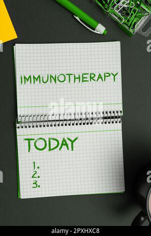 Scrittura che visualizza il testo immunoterapia, concetto che significa trattamento o prevenzione di malattia che comporta il miglioramento del sistema immunitario Foto Stock