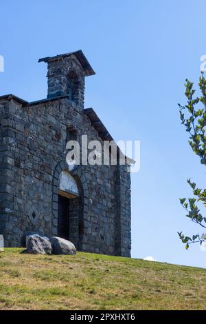 Colline intorno alla Chiesa della Madonna dell'Orsaro. Foto di alta qualità Foto Stock