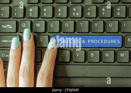 Firma a mano procedure politiche di firma, Business Concept elenco di regole definisce i diritti del cliente e acquirente Foto Stock