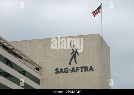 Los Angeles, California / USA - 21 maggio 2017: Il logo di SAG-AFTRA è riportato nella sede del sindacato nel distretto Mid-Wilshire di L.A. Foto Stock