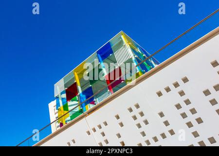 Il Centro Pompidou a El Cubo Malaga Andalucia Spagna Galleria e spazio artistico progettato da Javier Pérez de la Fuente e Juan Antonio Marín Malavé. Foto Stock