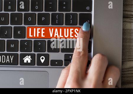 Segno di testo che mostra i valori di vita, Parola per le cose che credete siano importanti nel modo in cui vivete Foto Stock