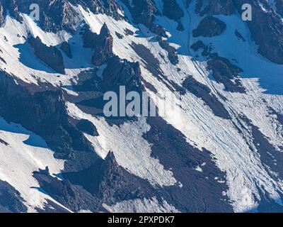 Mt. Shasta, California, USA - 17 luglio 2022: Vista sul monte Shasta, Siskiyou e gli alci e i ruscelli vicini. Foto Stock