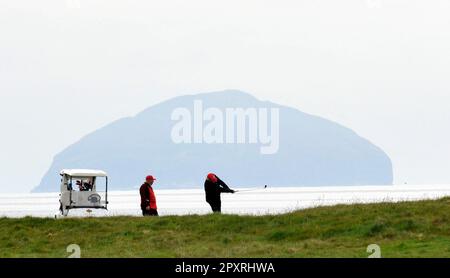 Turnberry, Ayrshire, Scozia, Regno Unito. 2nd maggio, 2023. L'ex presidente Donald Trump visita Trump Turnberry per una partita di golf su 02/05/23 Credit: CDG/Alamy Live News Foto Stock