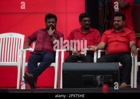 Colombo, occidentale, Sri Lanka. 1st maggio, 2023. I membri del fronte di Liberazione del Popolo hanno condotto una marcia in ricordo e per onorare la Giornata Internazionale del lavoro. (Credit Image: © Isura Nimantha/Pacific Press via ZUMA Press Wire) SOLO PER USO EDITORIALE! Non per USO commerciale! Foto Stock