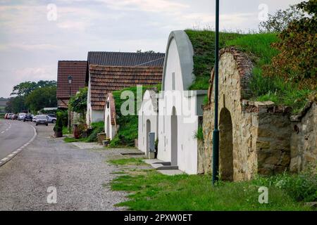 AUSTRIA - 6 SETTEMBRE 2014: Cantine nel Burgenland vicino Neusiedler See Foto Stock