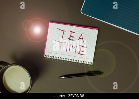 Concettuale Tea Time, Business Overview il momento del pomeriggio in cui alcune persone mangiano un piccolo pasto Foto Stock