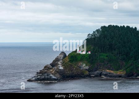 Firenze, OR / USA - 2 LUG 2022: Faro di Heceta lungo la costa dell'Oregon, USA Foto Stock