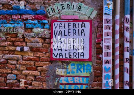 Graffiti colorati e creativi di un amante di Venezia Foto Stock