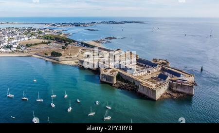 Veduta aerea della cittadella di Port-Louis in Morbihan, Francia, modificata da Vauban nel 17th ° secolo per proteggere il porto di Lorient nel sud di Fr Foto Stock