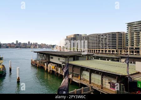 Sydney, NSW / Australia - 14/12/2019: Vista dal molo tre in banchina cirqolare. Foto Stock