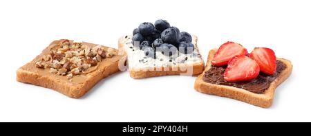 Diversi dolci deliziosi toast isolati su bianco Foto Stock