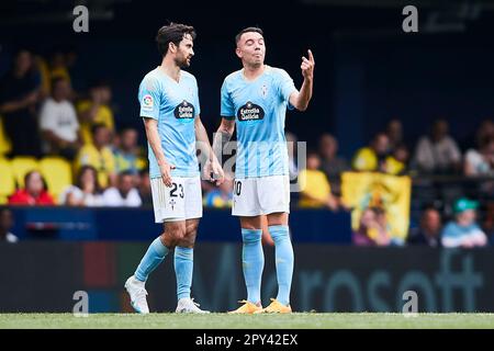 Iago Aspas di RC Celta e Luca De la Torre di RC Celta in azione durante la partita di LaLiga Santander tra Villarreal CF e Celta de Vigo, a Villar Foto Stock