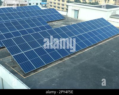 Solar PV Industrial Rooftop soluzione nel tetto industriale di Dhaka, Bangladesh Foto Stock