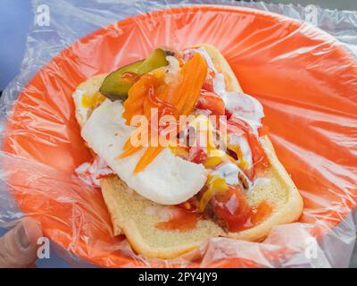 Primo piano di hot dog dei venditori ambulanti in Messico Foto Stock