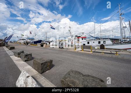 Varberg, Svezia - 04 2022 luglio: Barche da pesca al porto di Varberg Foto Stock