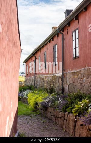 Varberg, Svezia - 04 2022 luglio: Edifici all'interno della fortezza di Varberg Foto Stock