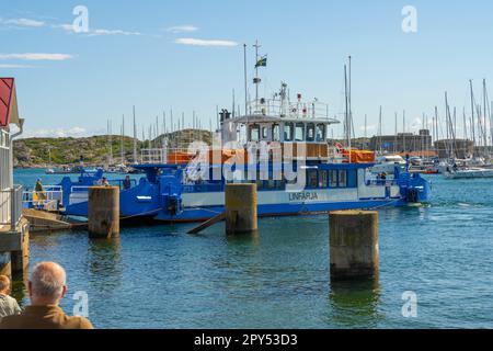 Kungälv, Svezia - 15 2022 luglio: Traghetto via cavo Lasse-Maja attraversamento tra Marstrand e la terraferma Foto Stock