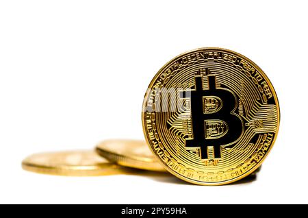 Bitcoin. Golden denaro Bitcoin isolati su sfondo bianco. Foto Stock