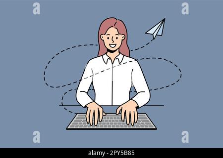 Donna d'affari sorridente siede al tavolo che digita sulla tastiera del computer che invia un messaggio o un'e-mail. Una donna felice che lavora sul posto di lavoro. Vettore il Foto Stock