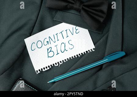 Scrittura che mostra il bias cognitivo del testo. Parola scritta sul trattamento psicologico per i disturbi mentali Foto Stock