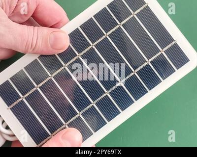 Batteria solare per ricaricare smartphone e power Bank Foto Stock