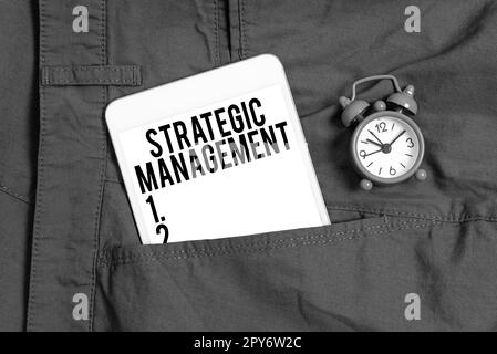 Gestione strategica del testo scritto a mano. Formulazione del concetto di business e implementazione dei principali obiettivi Foto Stock