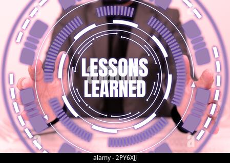 Segno che mostra le lezioni apprese. Approccio aziendale promuovere la condivisione e l'utilizzo delle conoscenze derivate dall'esperienza Foto Stock