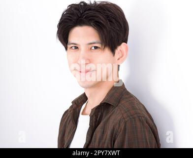 Ritratto di bell'uomo con volto sano Foto Stock