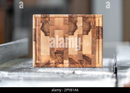 creative legno incollato per l'uso a casa sulla segheria in falegnameria Foto Stock