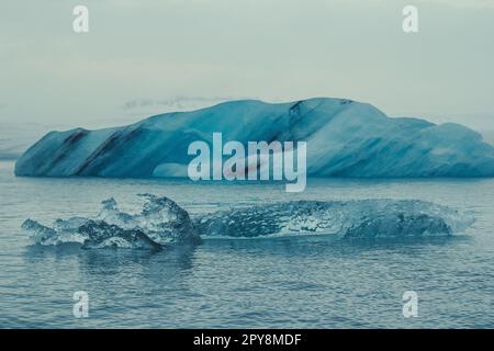 Enormi iceberg in mare paesaggio foto Foto Stock