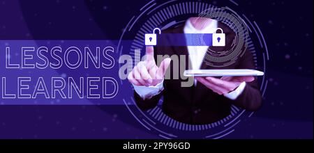 Segno che mostra le lezioni apprese. Il concetto di business promuove la condivisione e l'utilizzo delle conoscenze derivate dall'esperienza Foto Stock