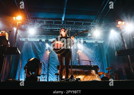 Birdy suona dal vivo a Fabrique il 20 aprile 2023 a Milano (Foto di Alessandro Bremec/NurPhoto) Foto Stock